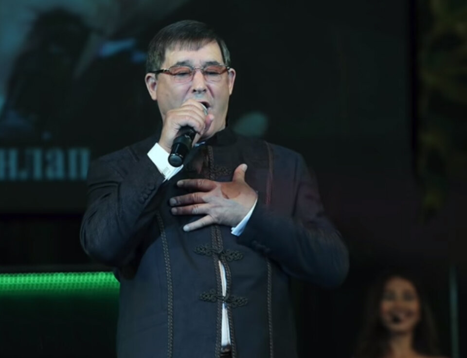 Известный певец Салават Фатхетдинов получил звание народного артиста